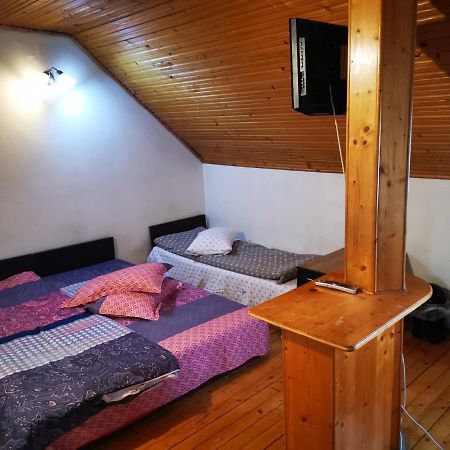 קלוז'-נאפוקה Enjoy Hostel מראה חיצוני תמונה