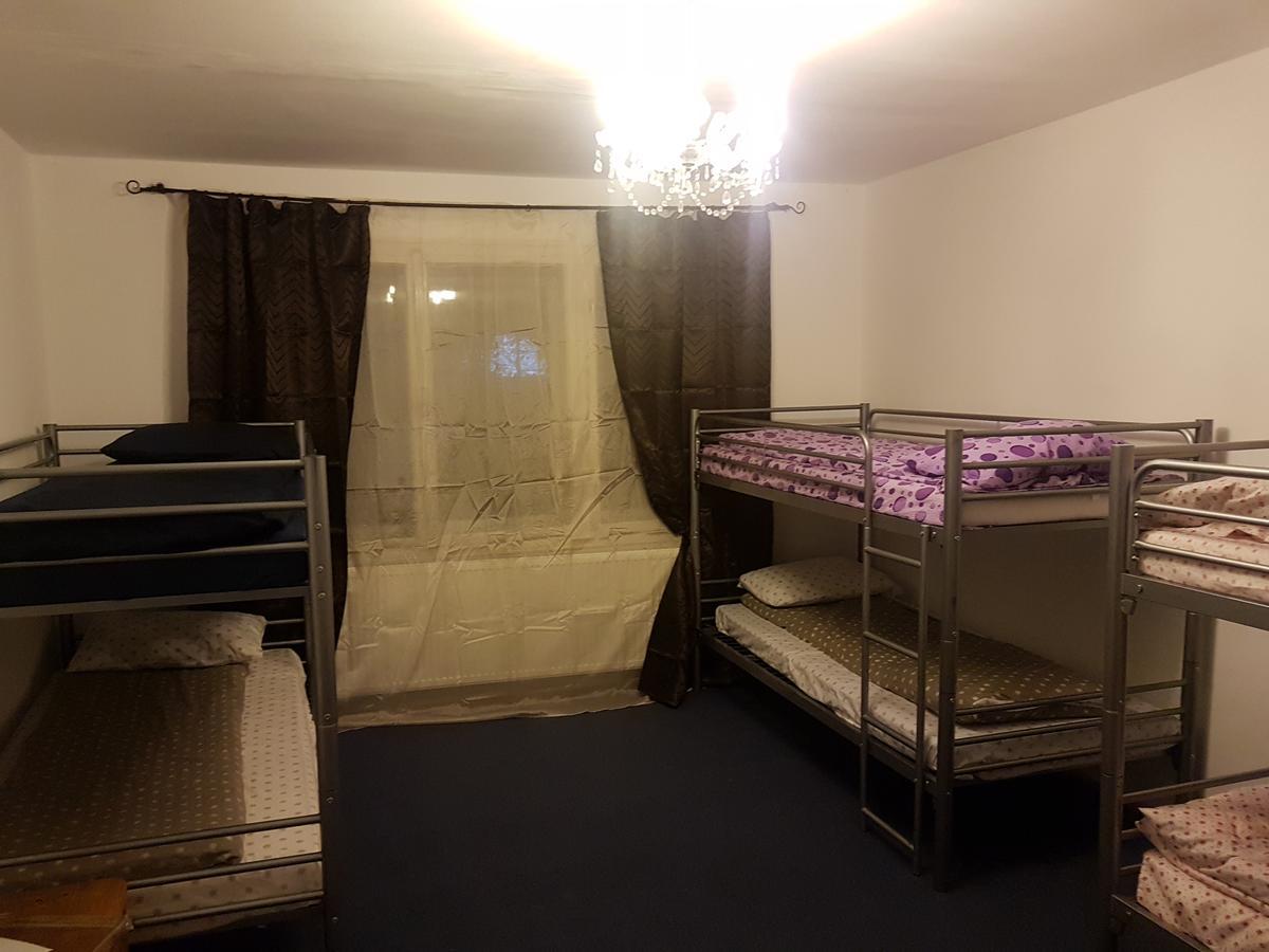 קלוז'-נאפוקה Enjoy Hostel מראה חיצוני תמונה