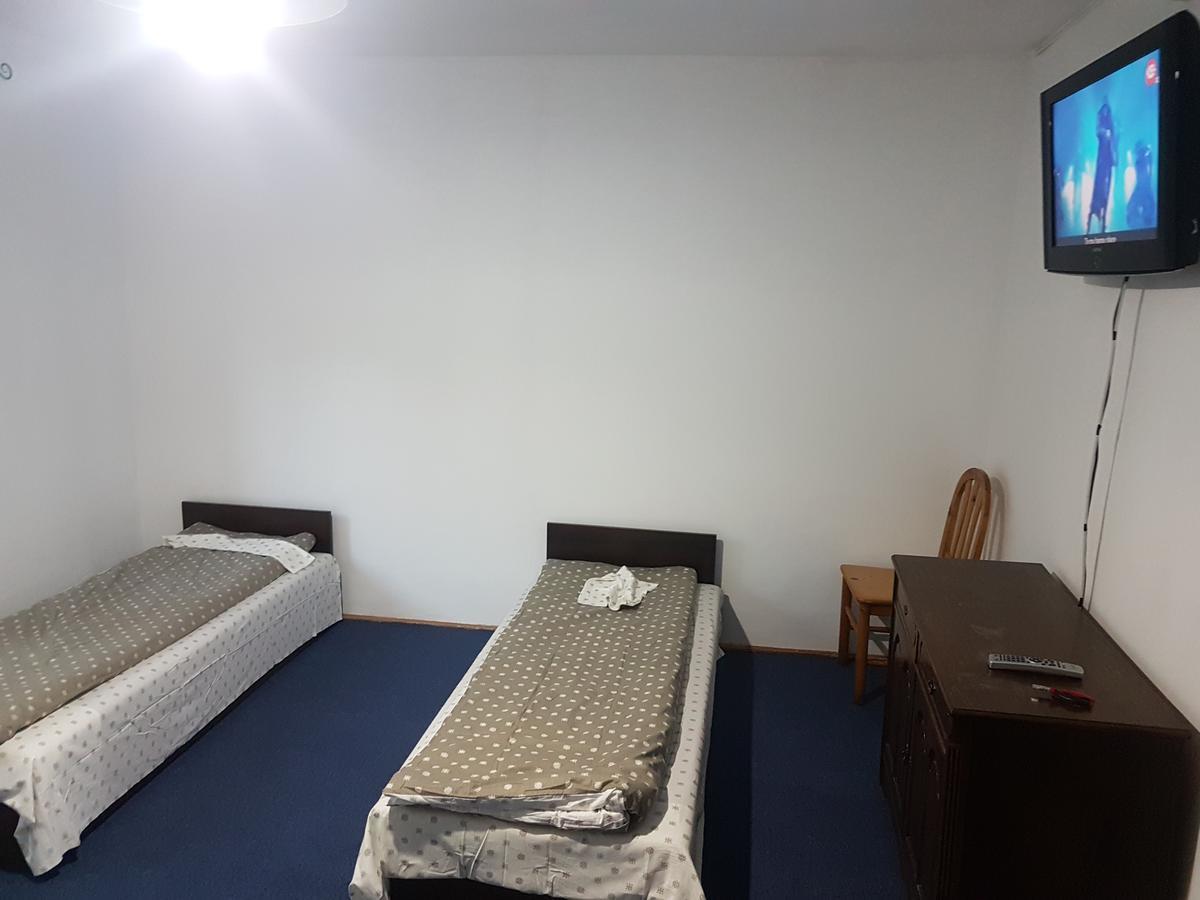 קלוז'-נאפוקה Enjoy Hostel מראה חיצוני תמונה