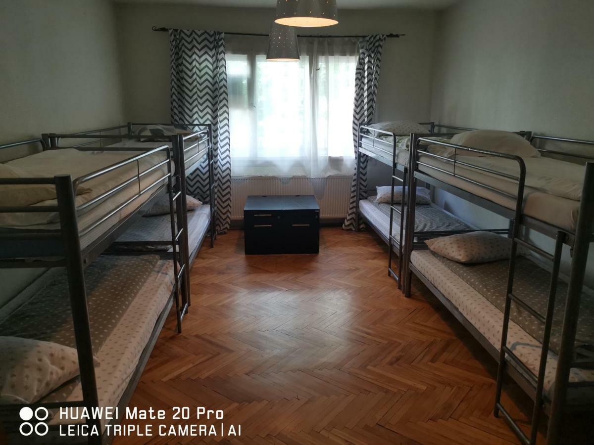 קלוז'-נאפוקה Enjoy Hostel מראה חיצוני תמונה
