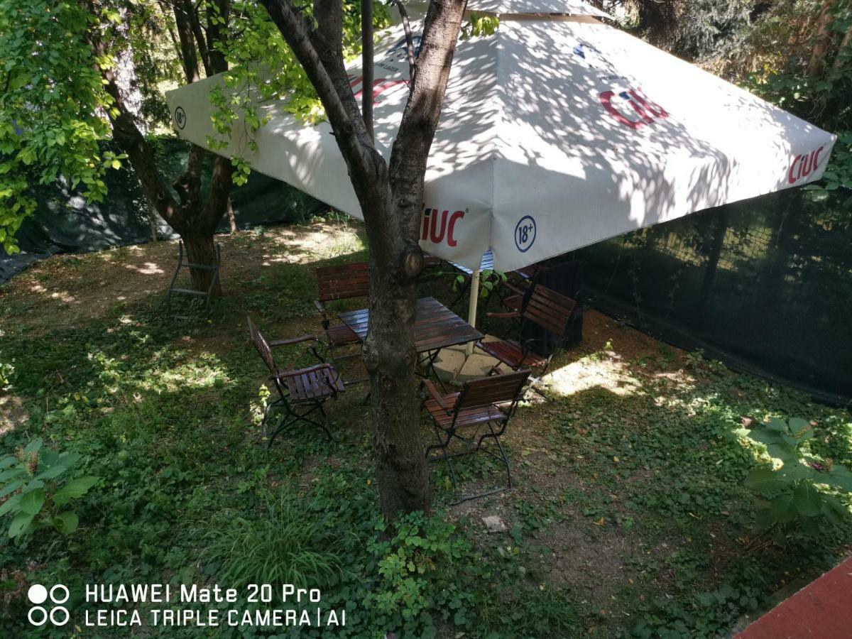 קלוז'-נאפוקה Enjoy Hostel מראה חיצוני תמונה