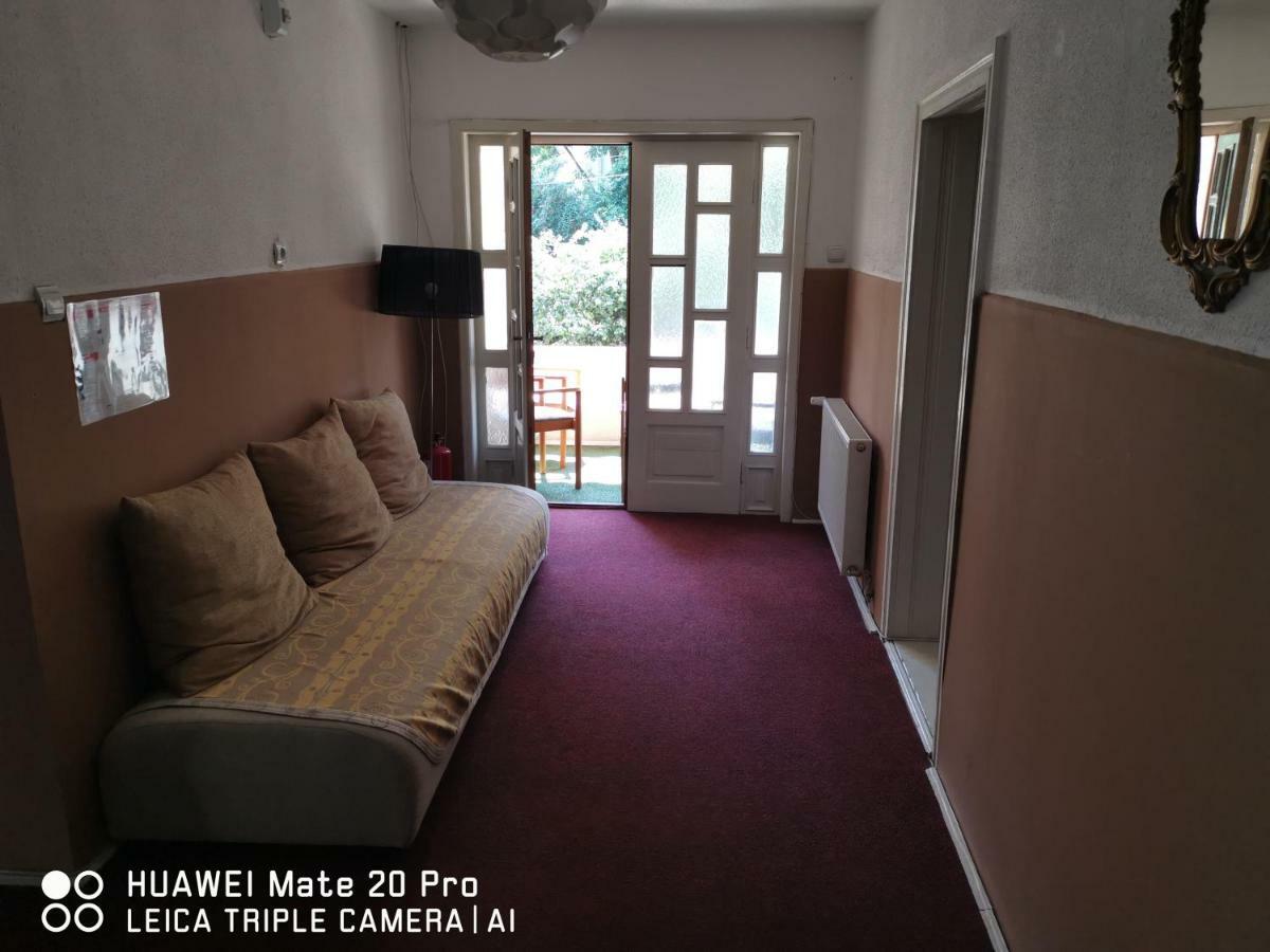 קלוז'-נאפוקה Enjoy Hostel מראה חיצוני תמונה