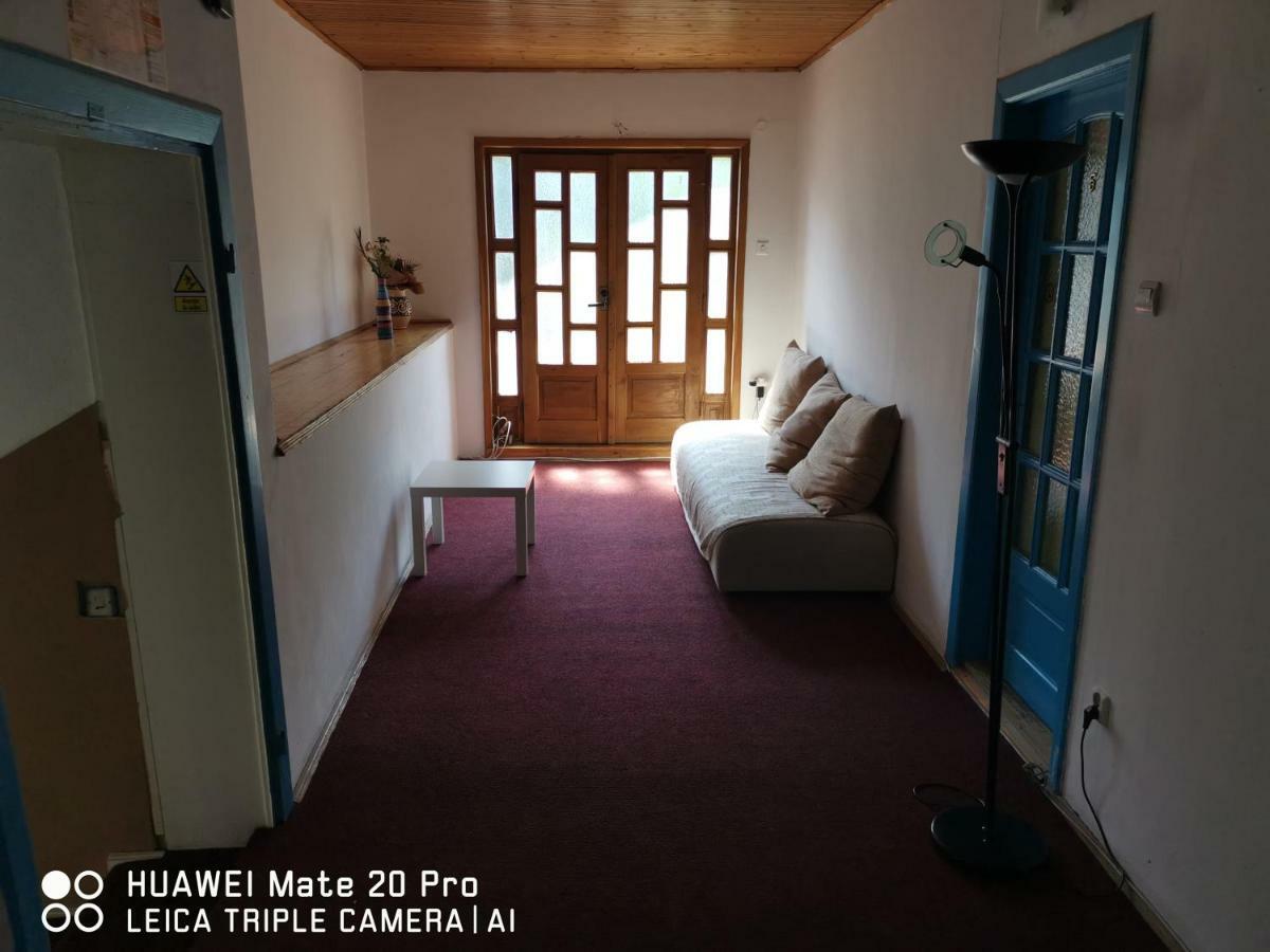קלוז'-נאפוקה Enjoy Hostel מראה חיצוני תמונה
