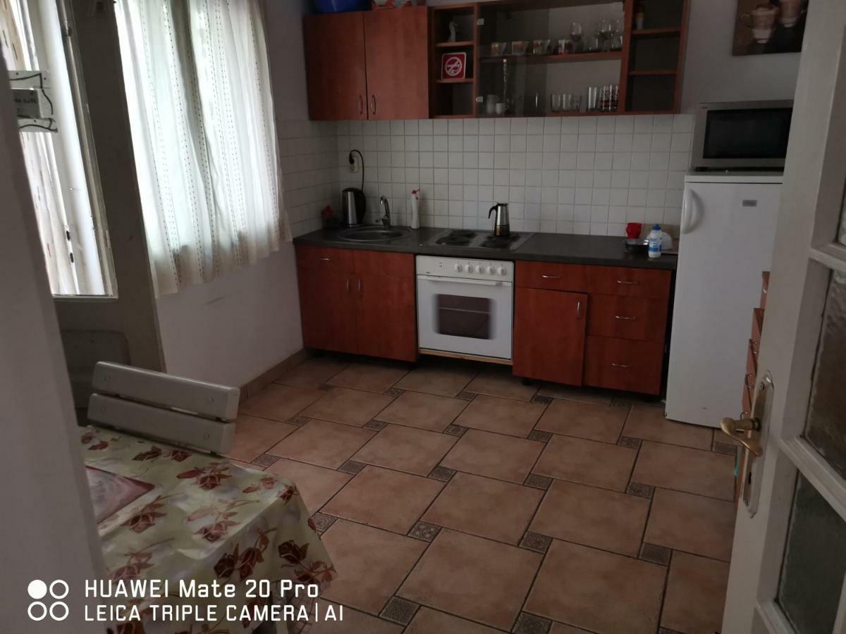 קלוז'-נאפוקה Enjoy Hostel מראה חיצוני תמונה