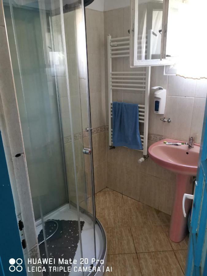 קלוז'-נאפוקה Enjoy Hostel מראה חיצוני תמונה